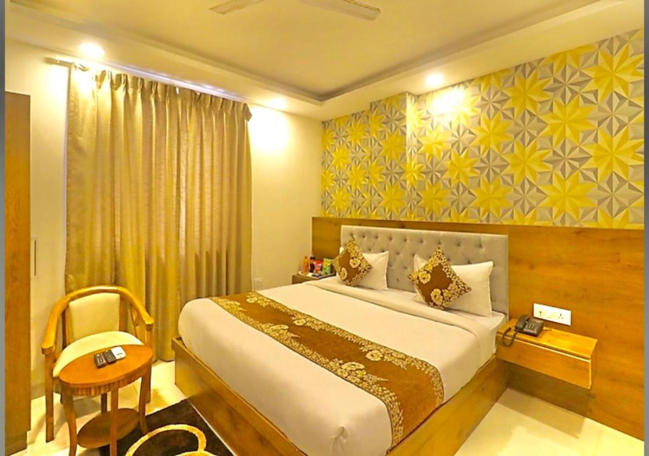 Hotel Qubic Near Igi Delhi Airport นิวเดลี ภายนอก รูปภาพ