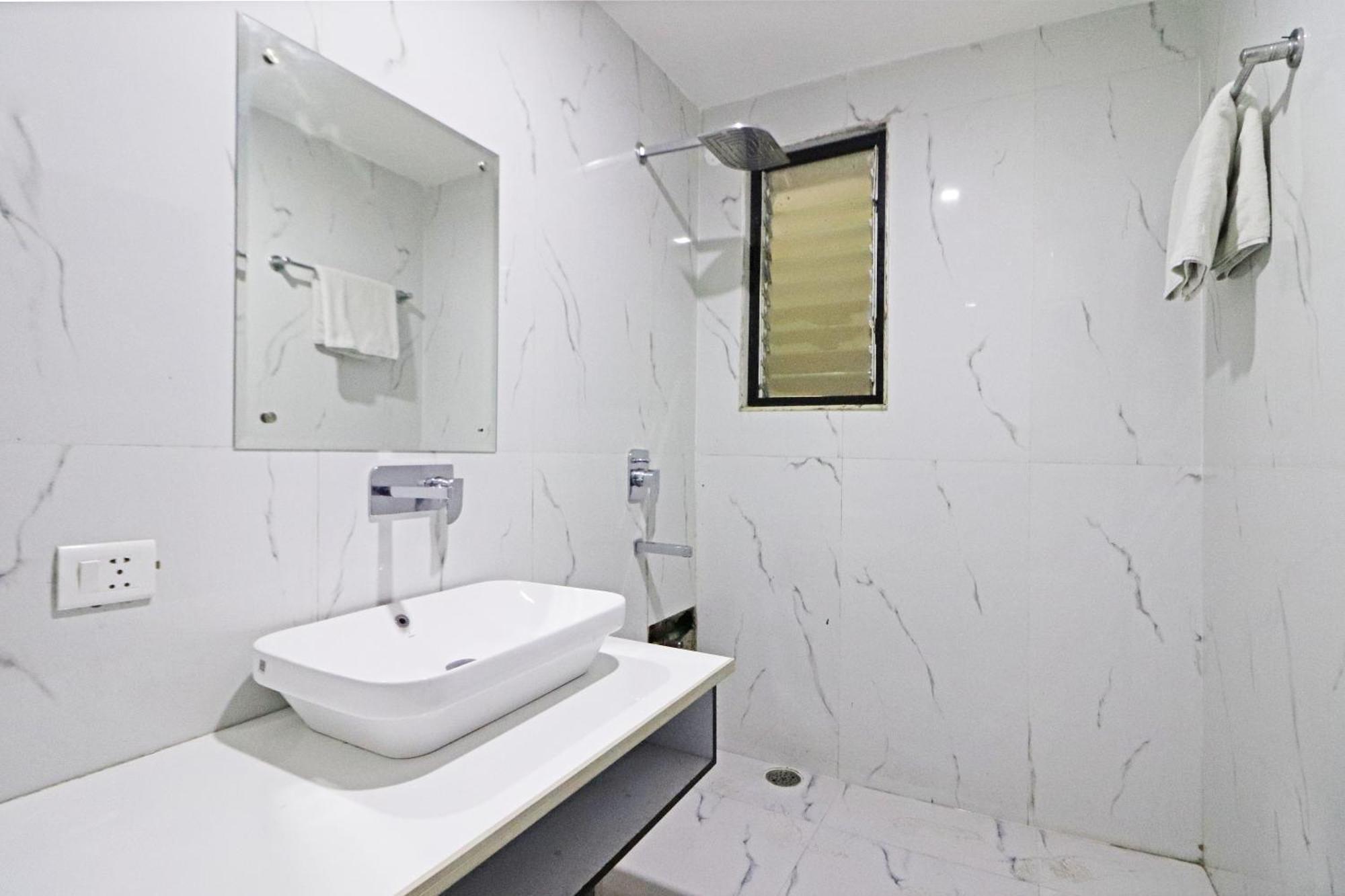 Hotel Qubic Near Igi Delhi Airport นิวเดลี ภายนอก รูปภาพ