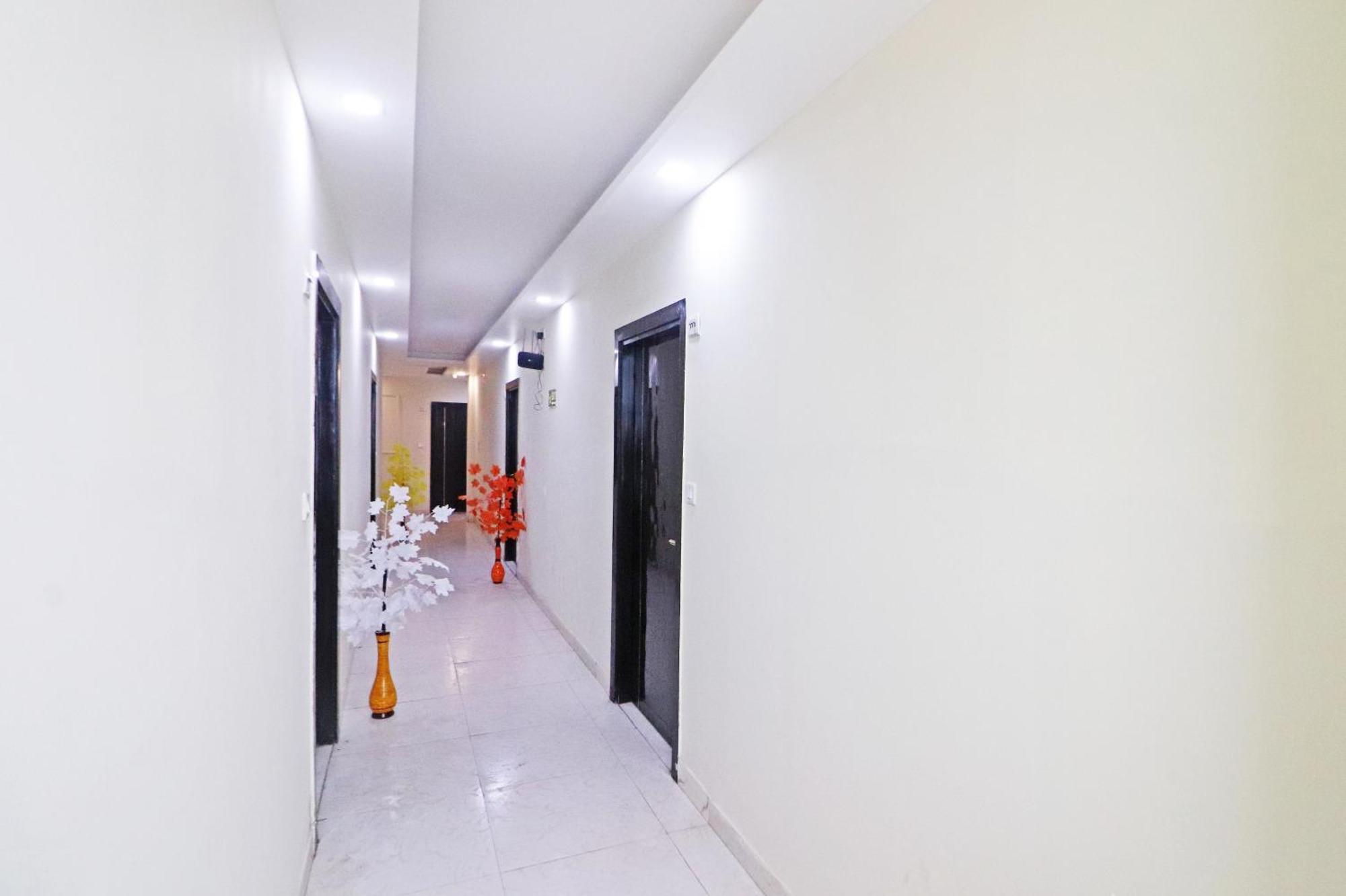 Hotel Qubic Near Igi Delhi Airport นิวเดลี ภายนอก รูปภาพ